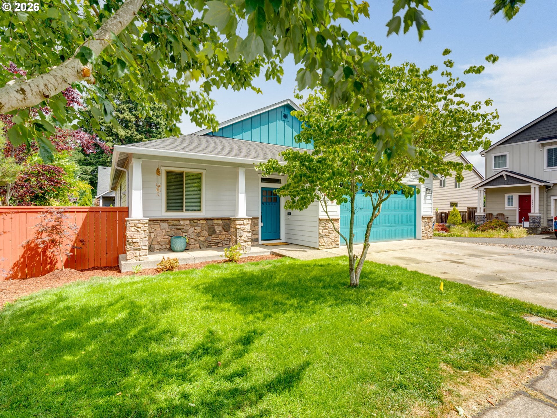 2626 NE HAWTHORNE CIR