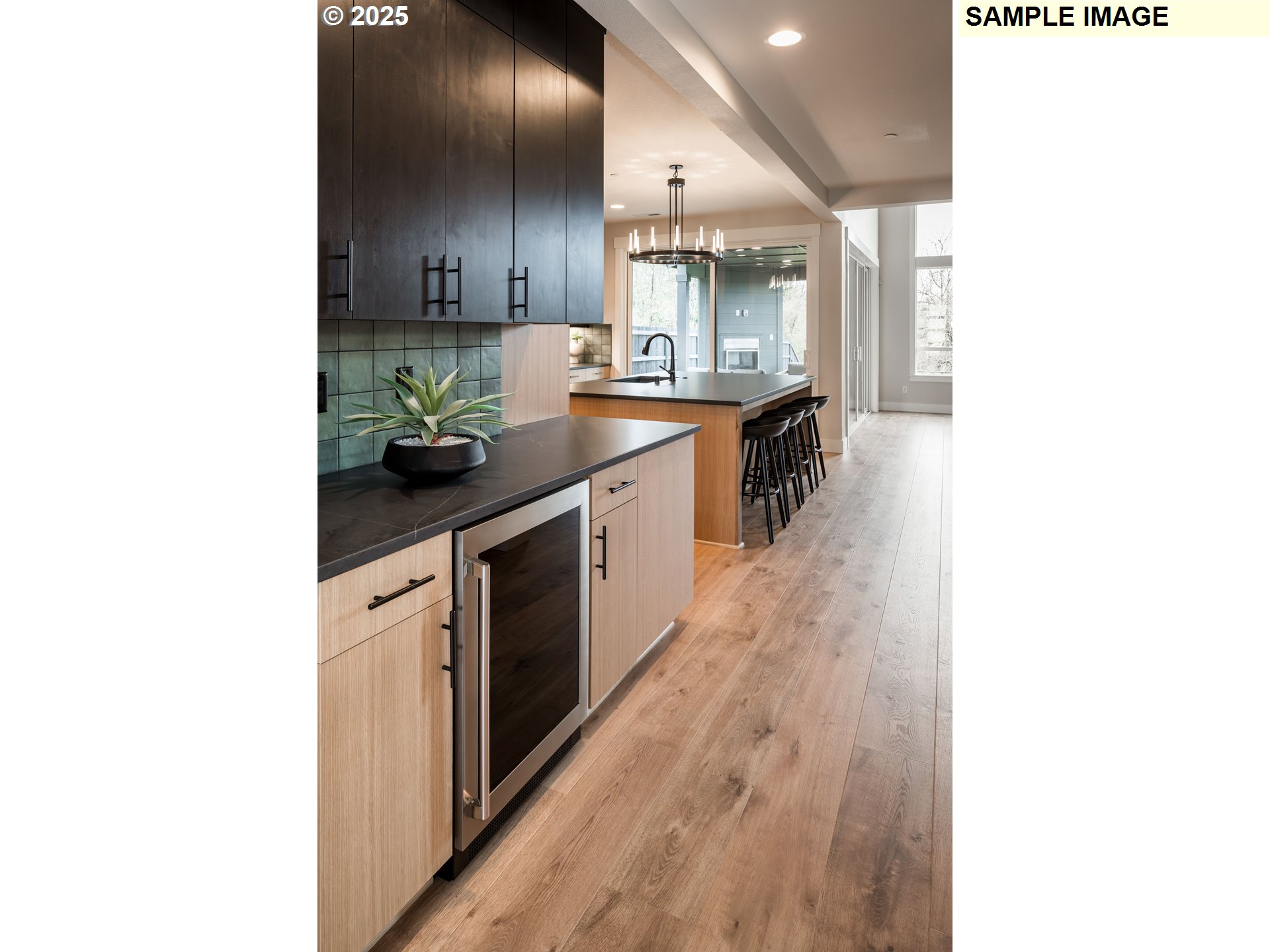 1124 N Helens View DR