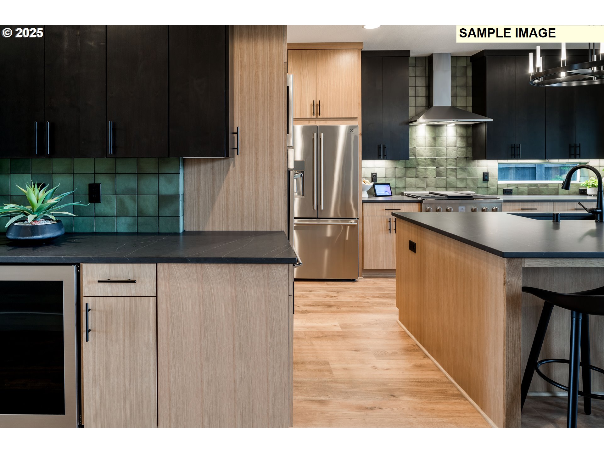 1124 N Helens View DR