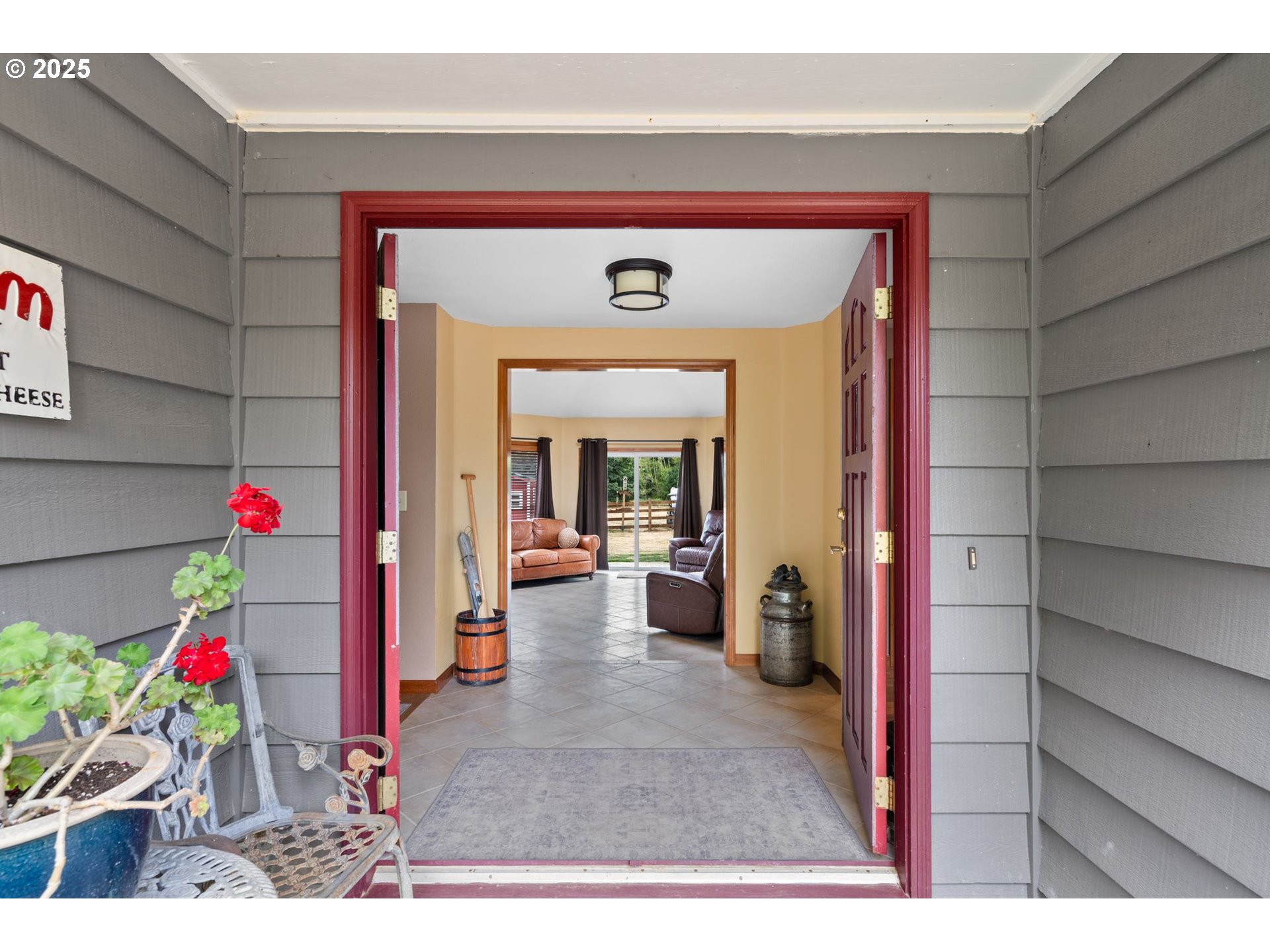 133 DELAMETER LN