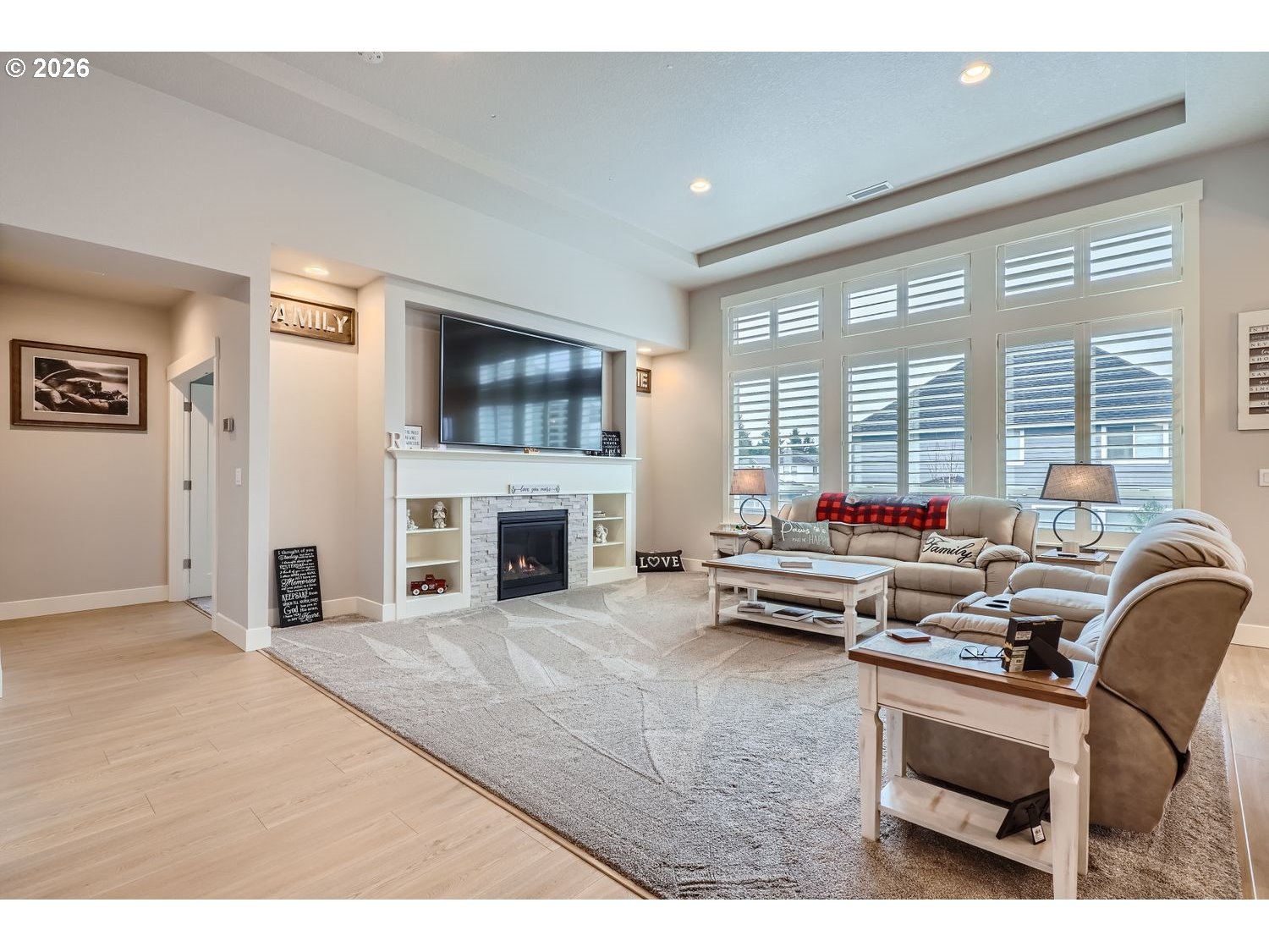 2923 S WHITE SALMON DR