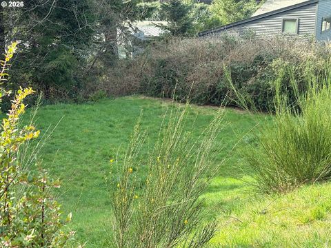 320 HILL CT Yachats OR 97498