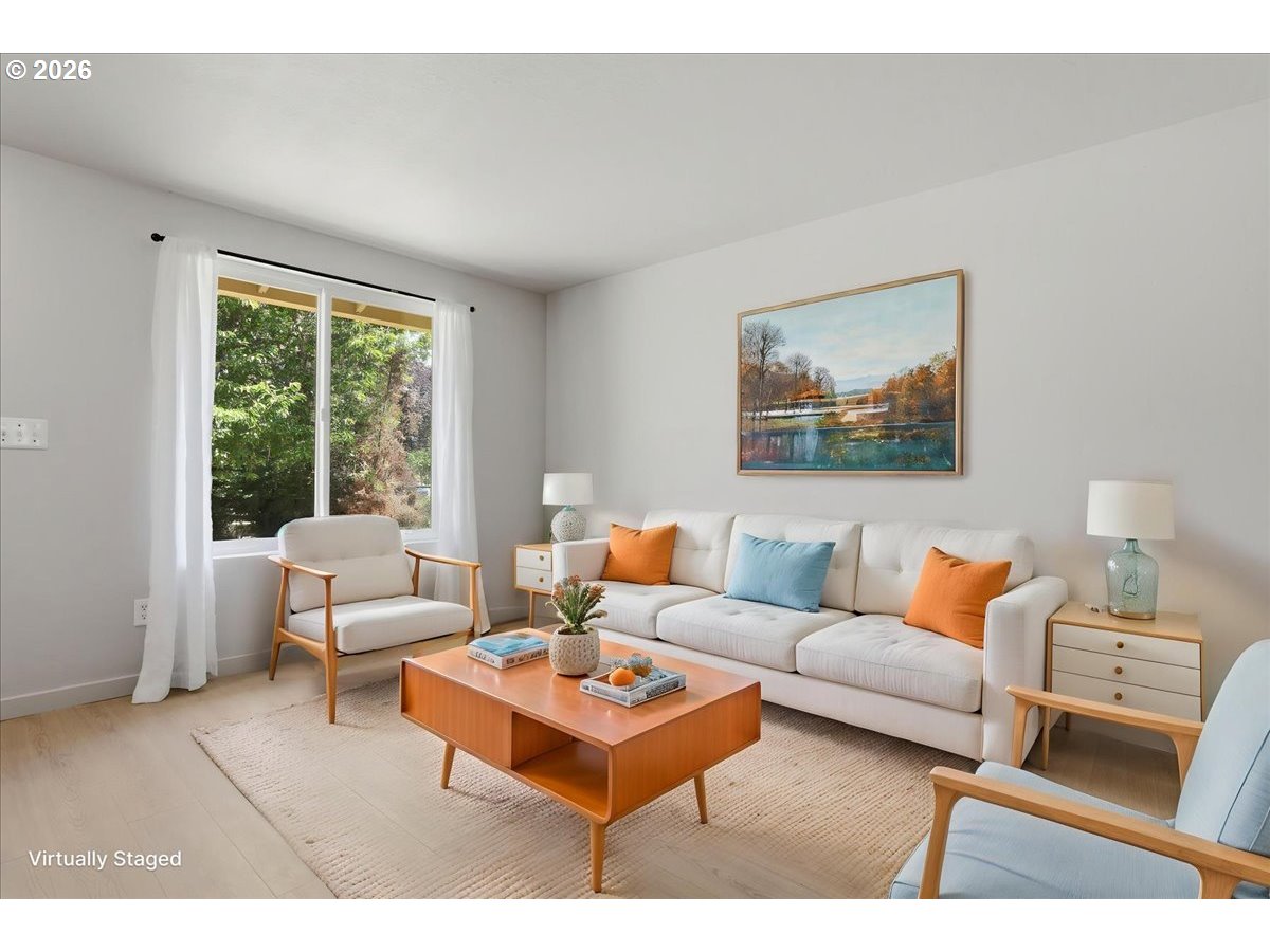 8272 NE SNOWBERRY LOOP