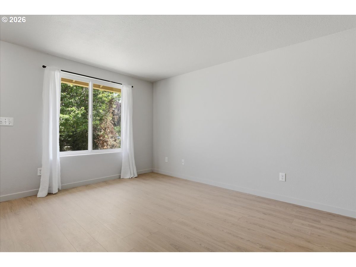8272 NE SNOWBERRY LOOP