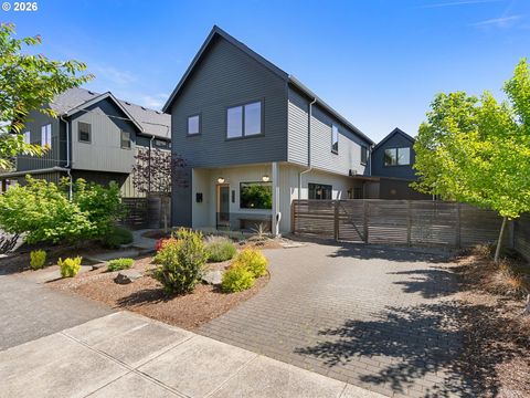 4566 NE CESAR E CHAVEZ BLVD Portland OR 97211