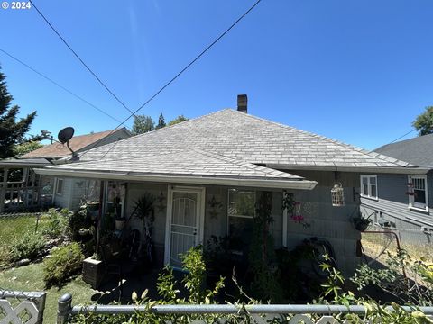 A home in Roseburg