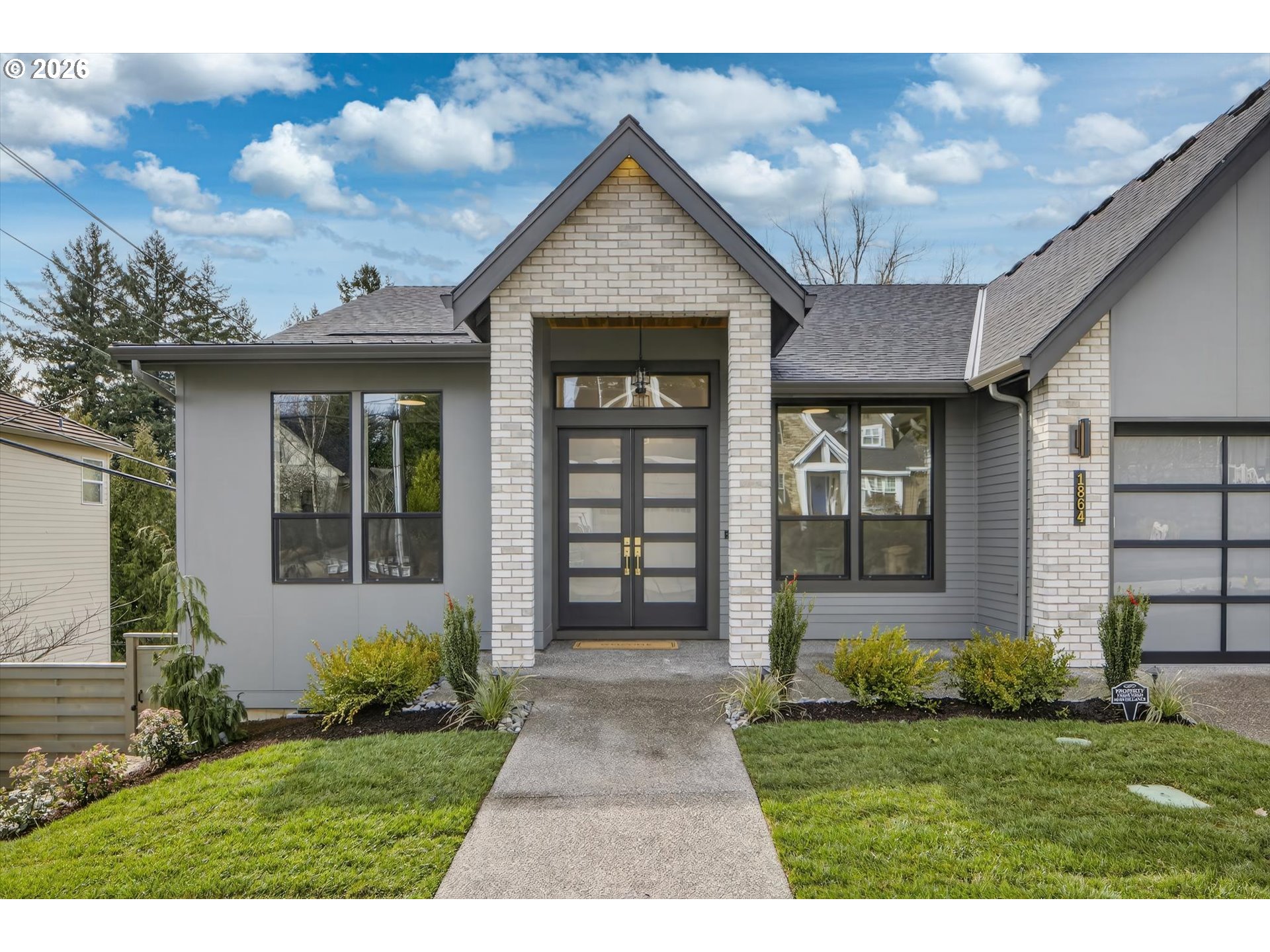 1864 SW Dickinson LN