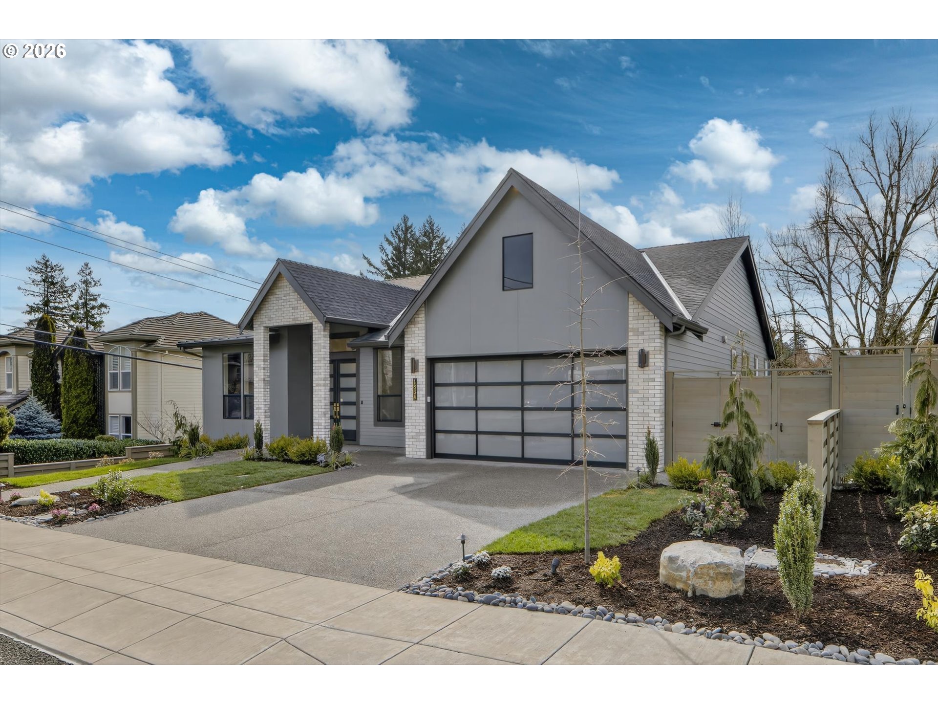 1864 SW Dickinson LN