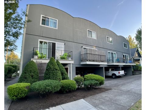 8805 SE 17TH AVE Portland OR 97202