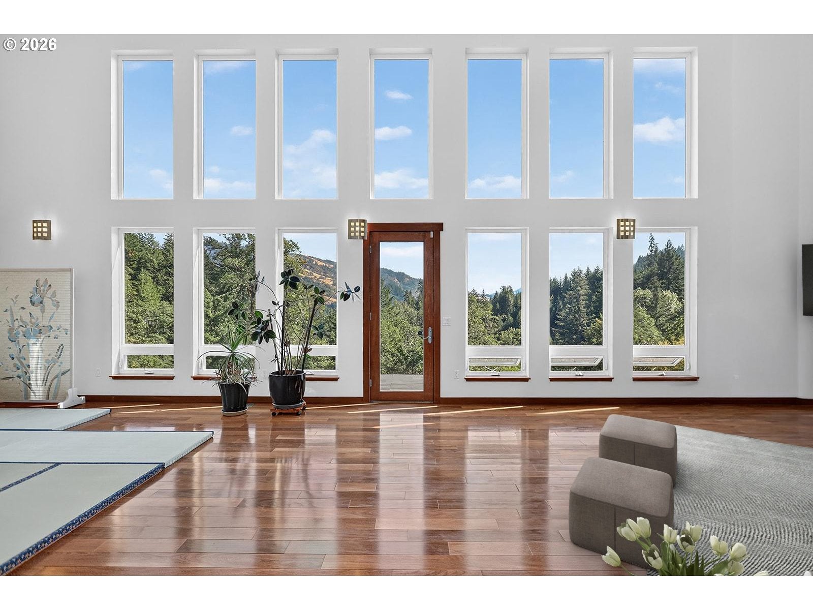 321 UPPER LAKEVIEW RD