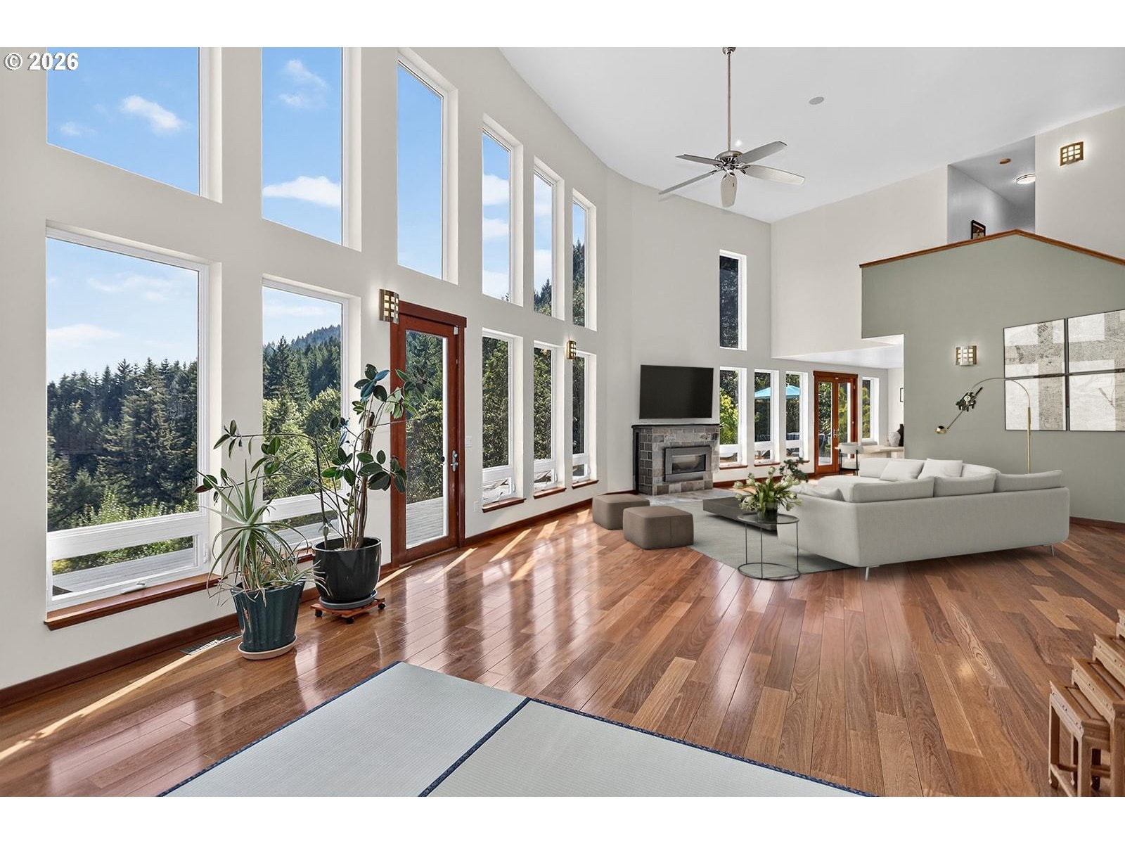 321 UPPER LAKEVIEW RD