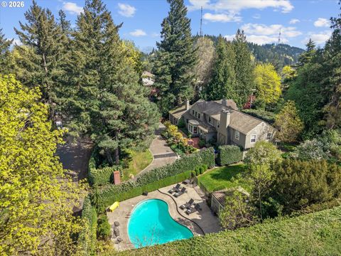 4192 SW GREENLEAF DR Portland OR 97221