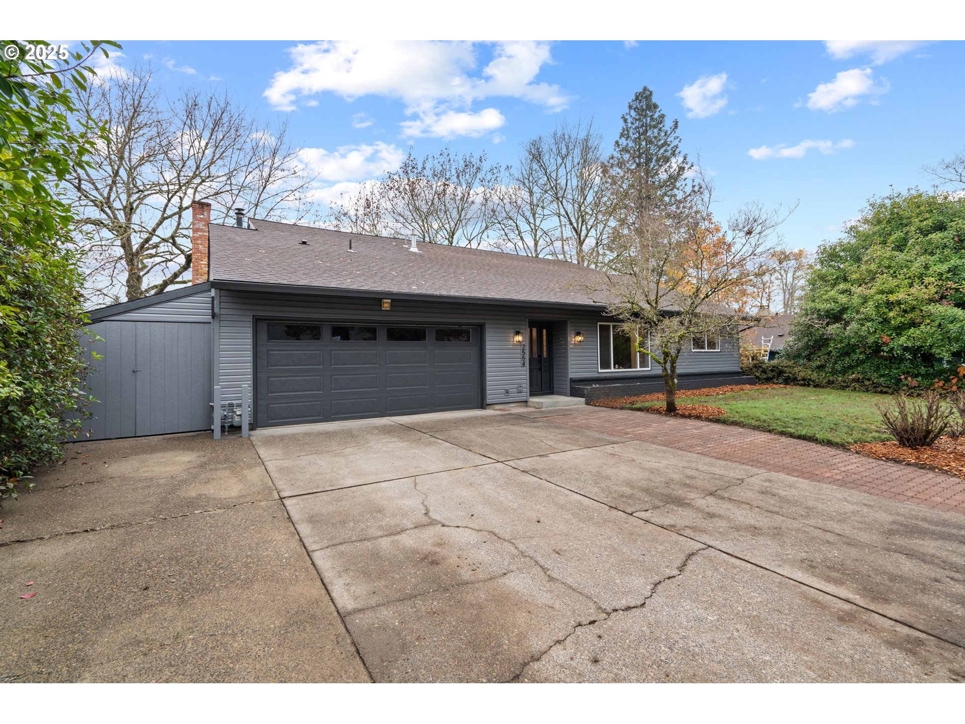 2554 SE BUTTERCUP CT