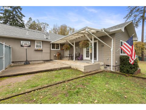 A home in Sutherlin