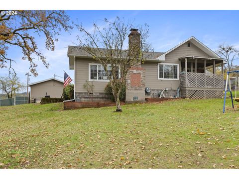 A home in Sutherlin