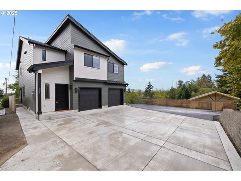 Photo of 541 NW 8th Ave, Camas, WA 98607 (MLS # 670881125)