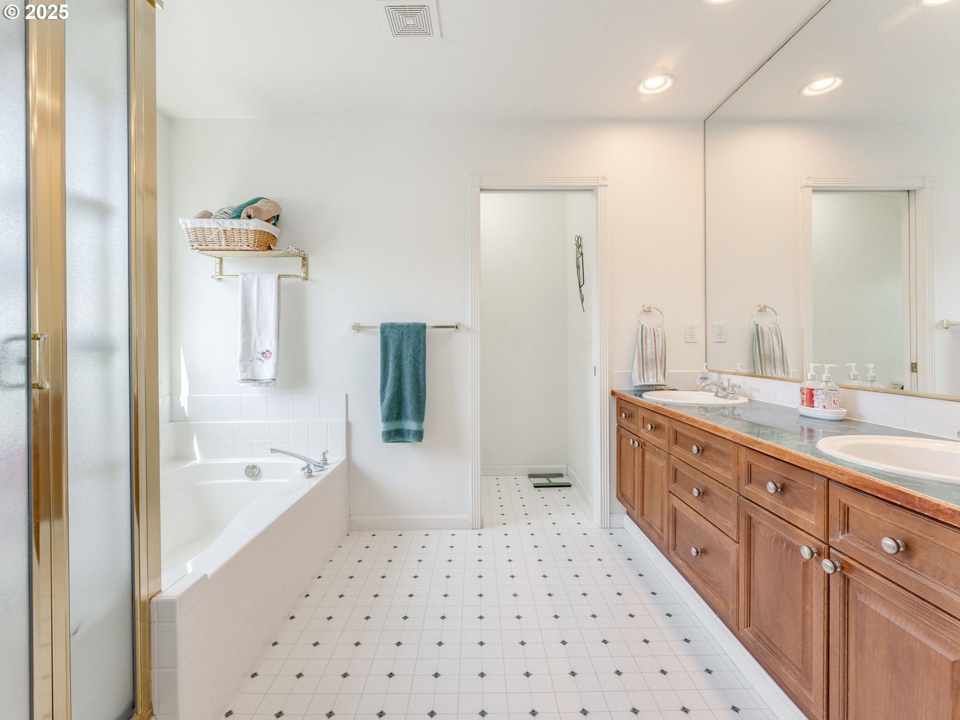 Sherwood, Oregon 97140, United States, 4 Bedrooms Bedrooms, ,3 BathroomsBathrooms,Residential,Active,165434