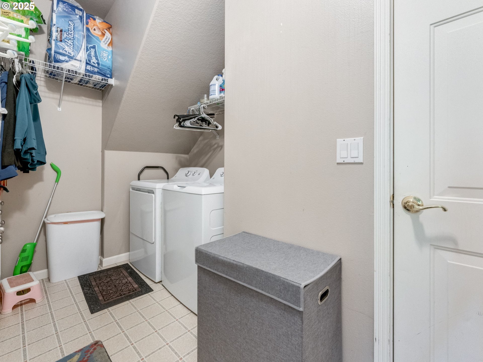 Sherwood, Oregon 97140, United States, 4 Bedrooms Bedrooms, ,3 BathroomsBathrooms,Residential,Active,165434