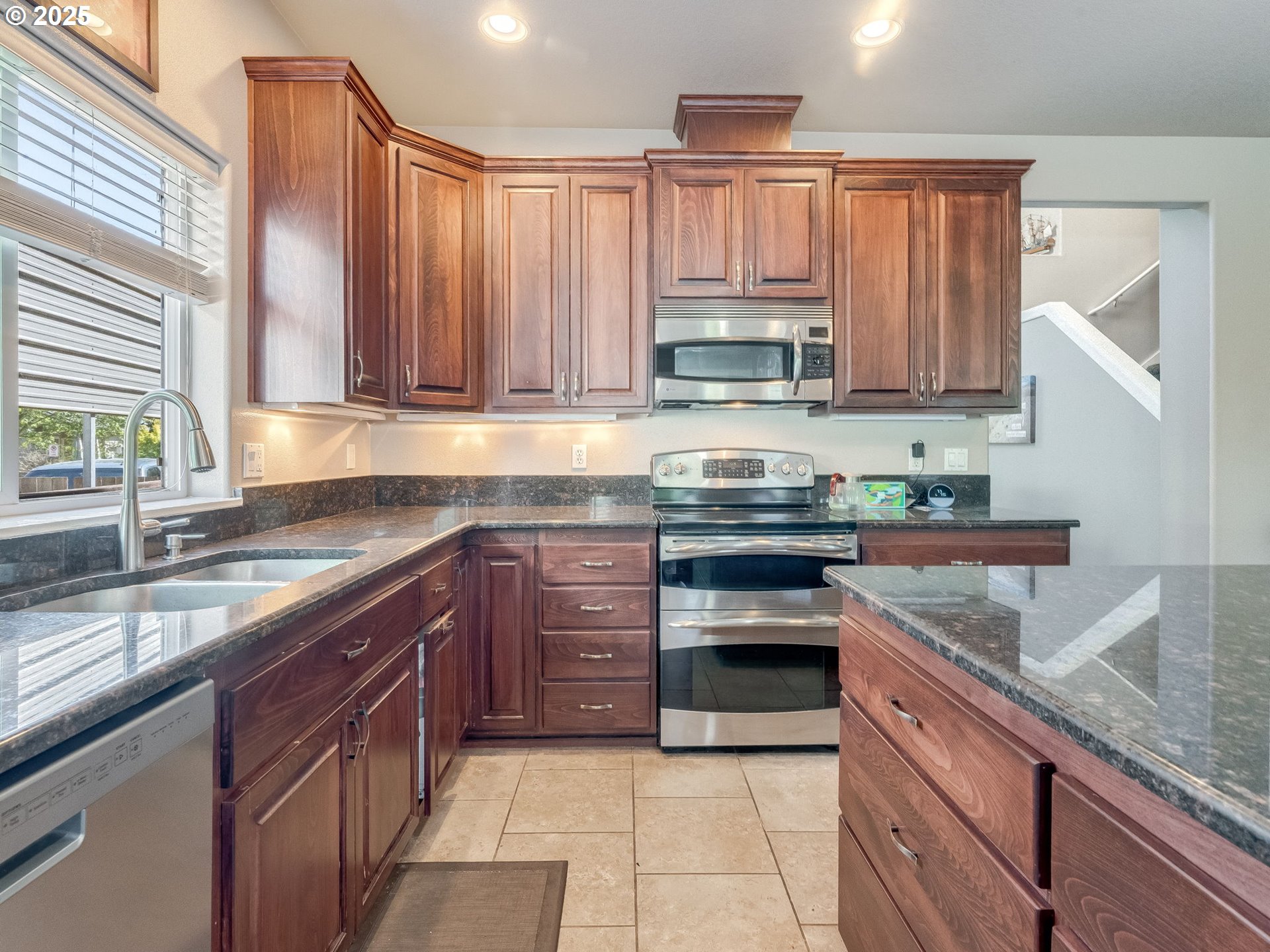 Sherwood, Oregon 97140, United States, 4 Bedrooms Bedrooms, ,3 BathroomsBathrooms,Residential,Active,165434