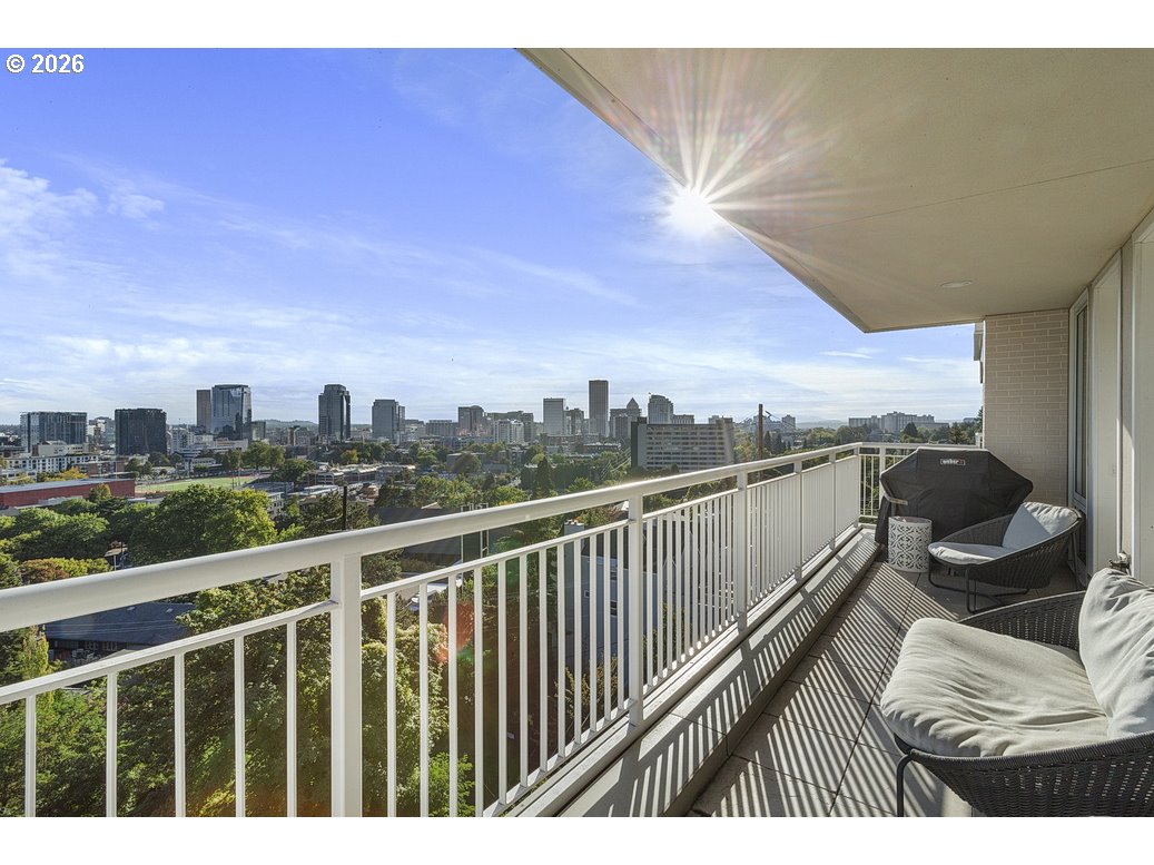 2020 SW MARKET STREET DR 303