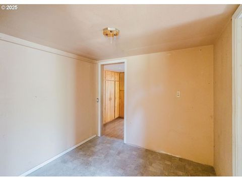 Tiny photo for 33425 Tate Rd, Creswell, OR 97426 (MLS # 281366668)