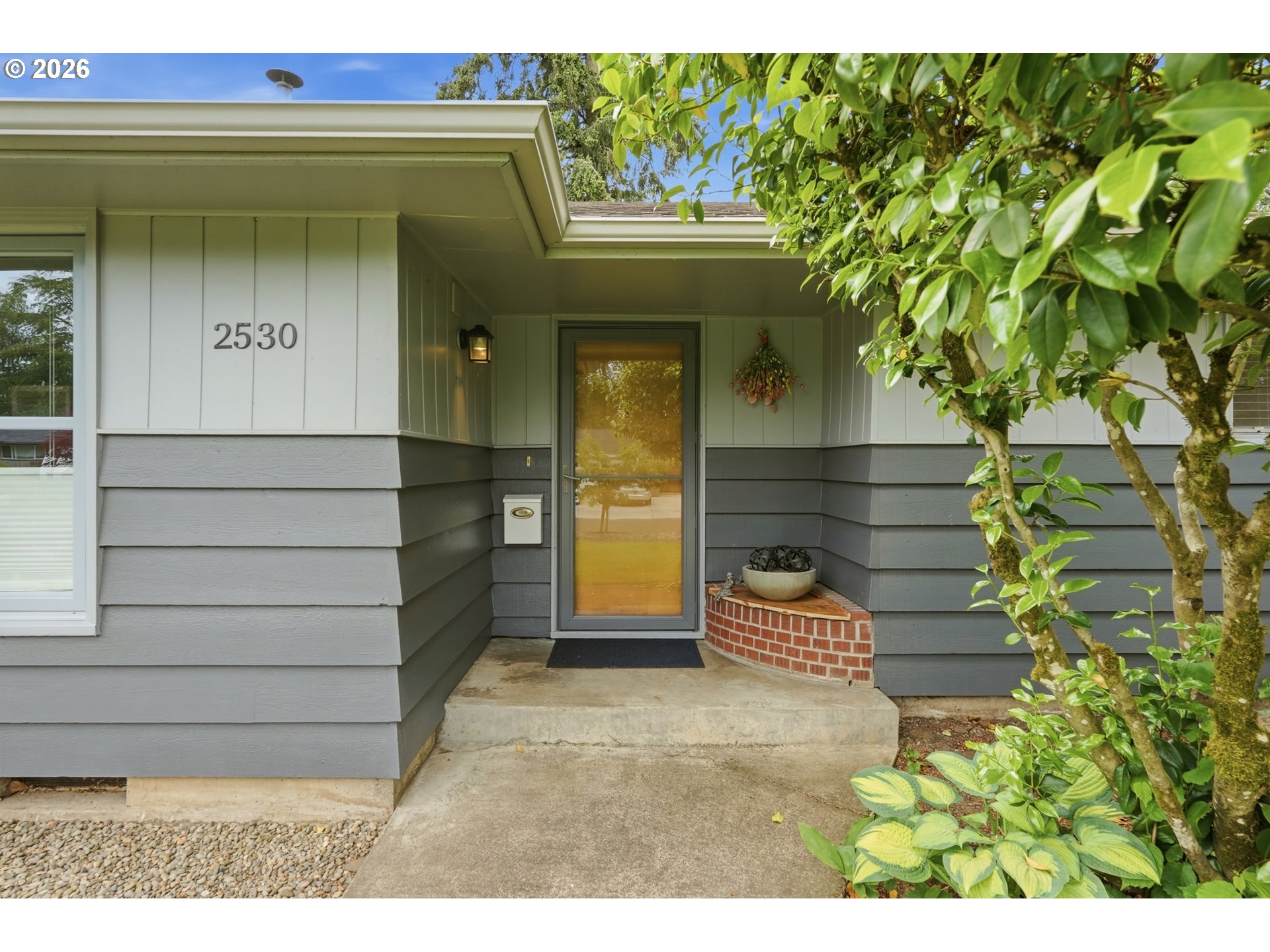 2530 SHARON WAY