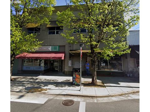 8525 N LOMBARD ST Portland OR 97203