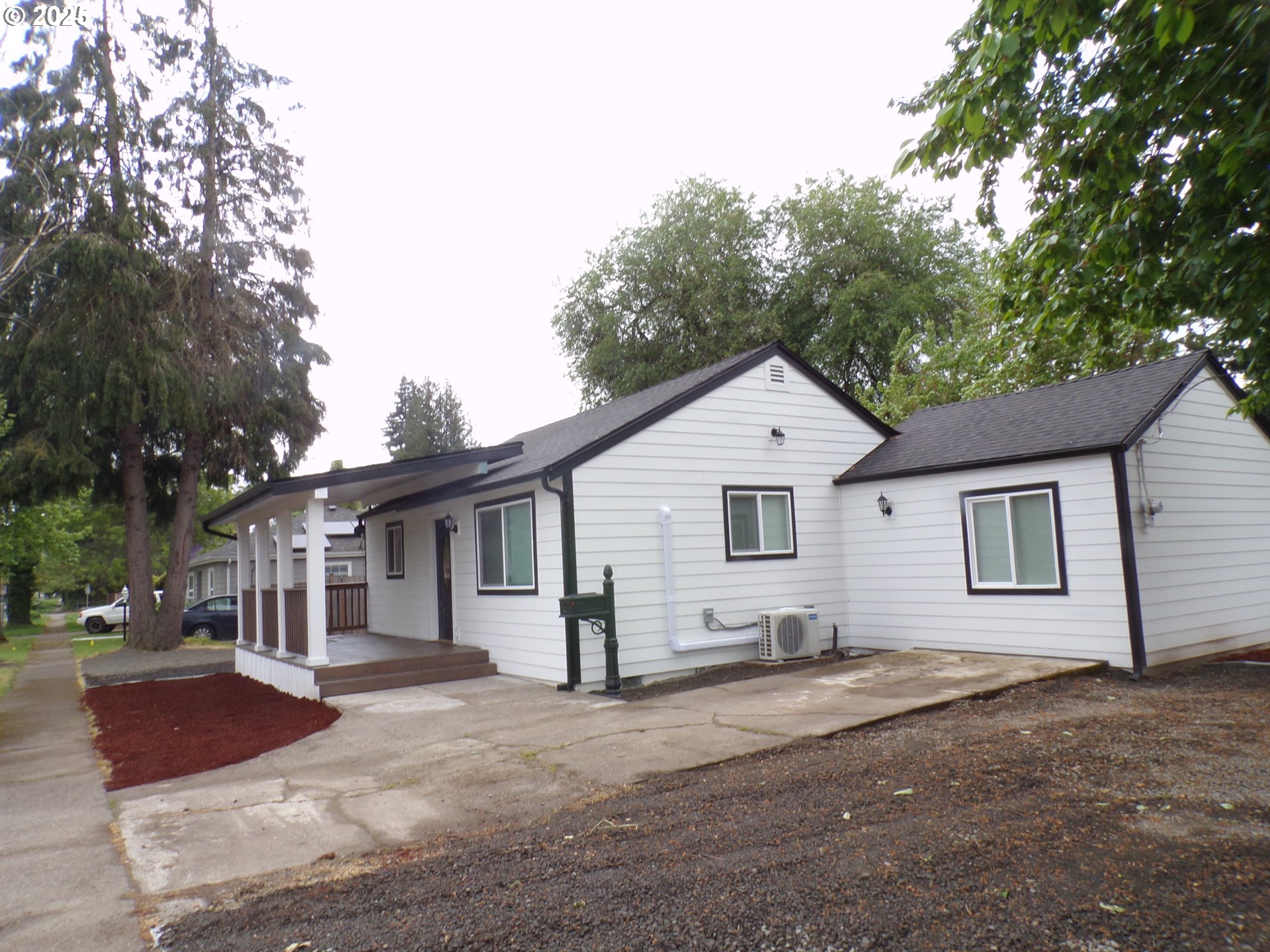 870 W LINCOLN ST