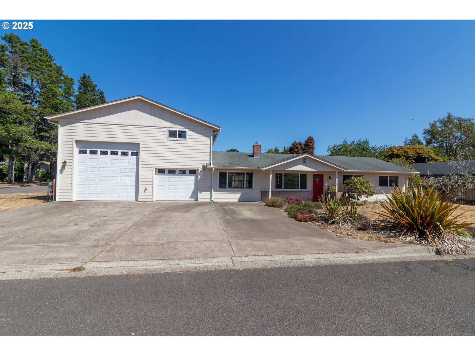 Florence, Oregon 97439, United States, 3 Bedrooms Bedrooms, ,2 BathroomsBathrooms,Residential,Active,189928