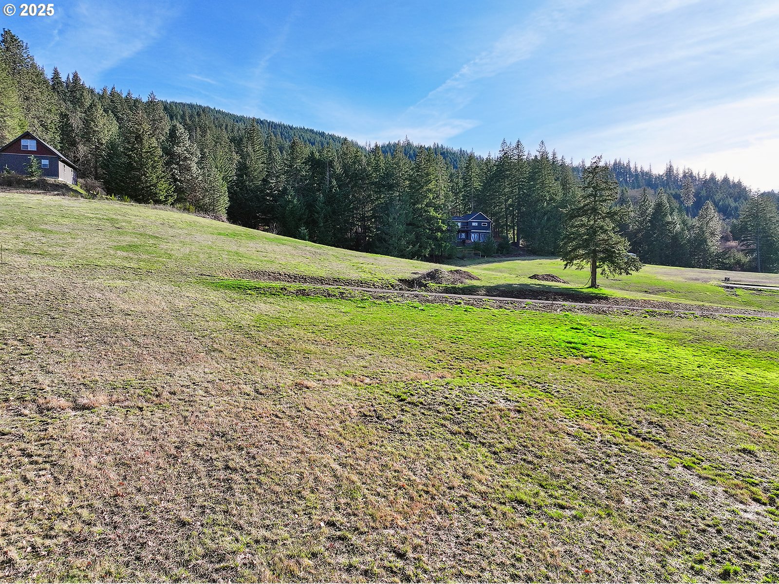 Photo 1 of 18 — 2 Graham LN, White Salmon, WA 98672
