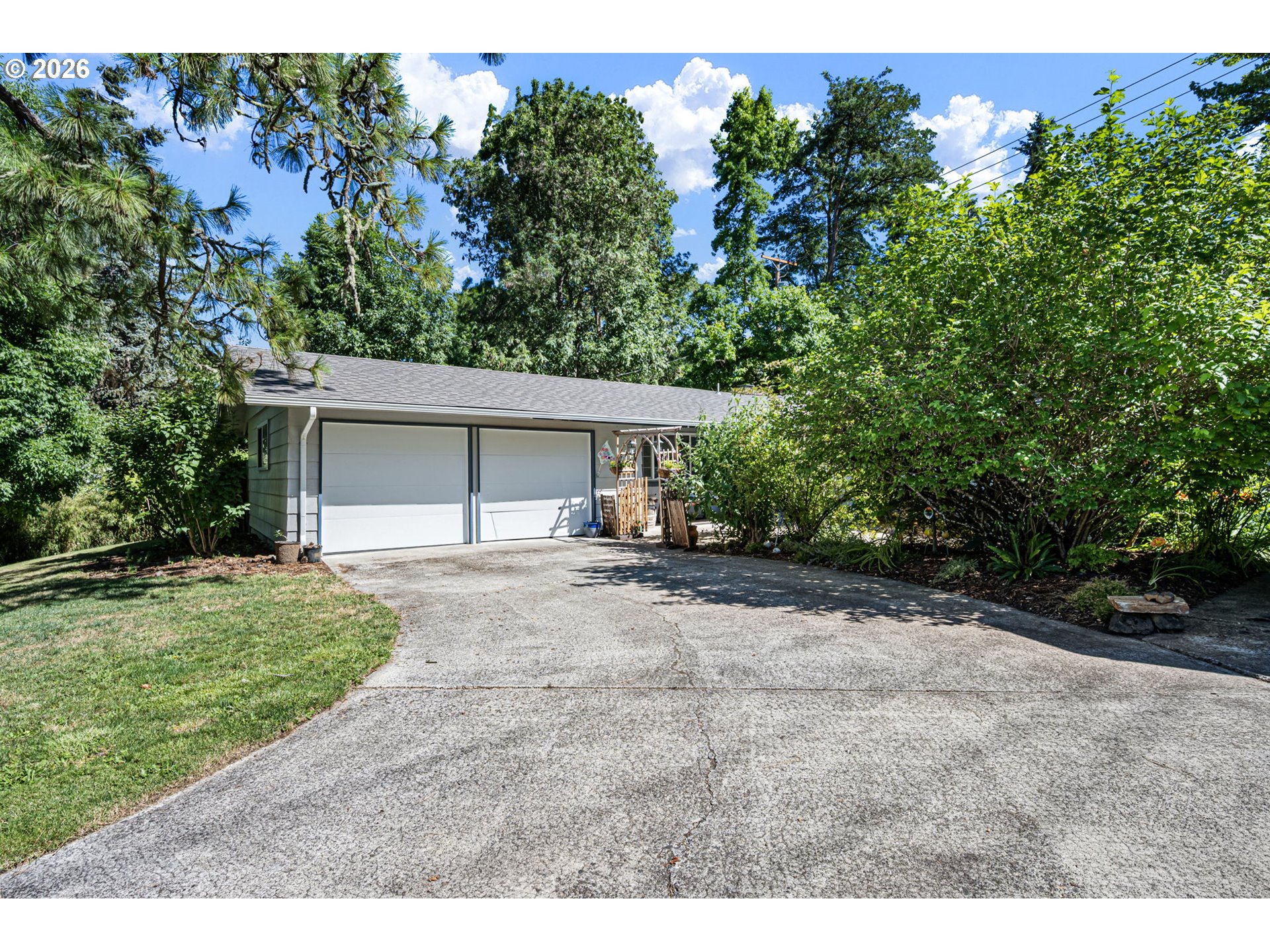 18 E 47TH AVE