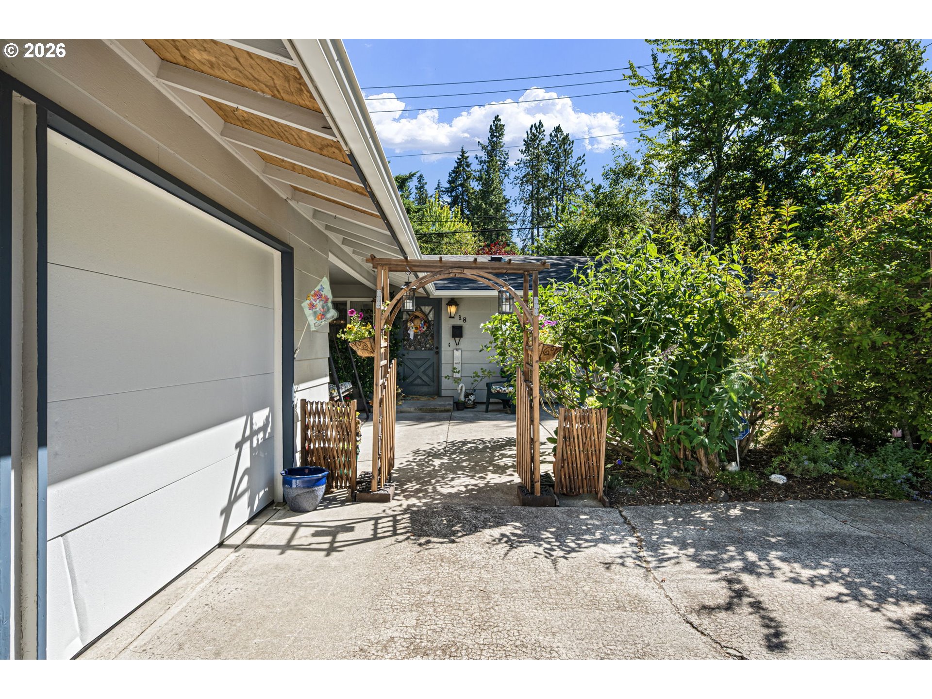 18 E 47TH AVE