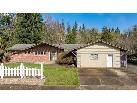 Photo of 1749 NE Orchard Ave, McMinnville, OR 97128 (MLS # 339553103)