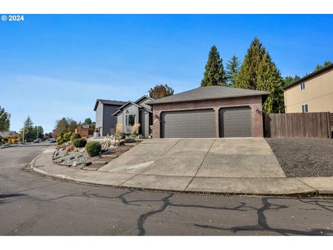 A home in La Center