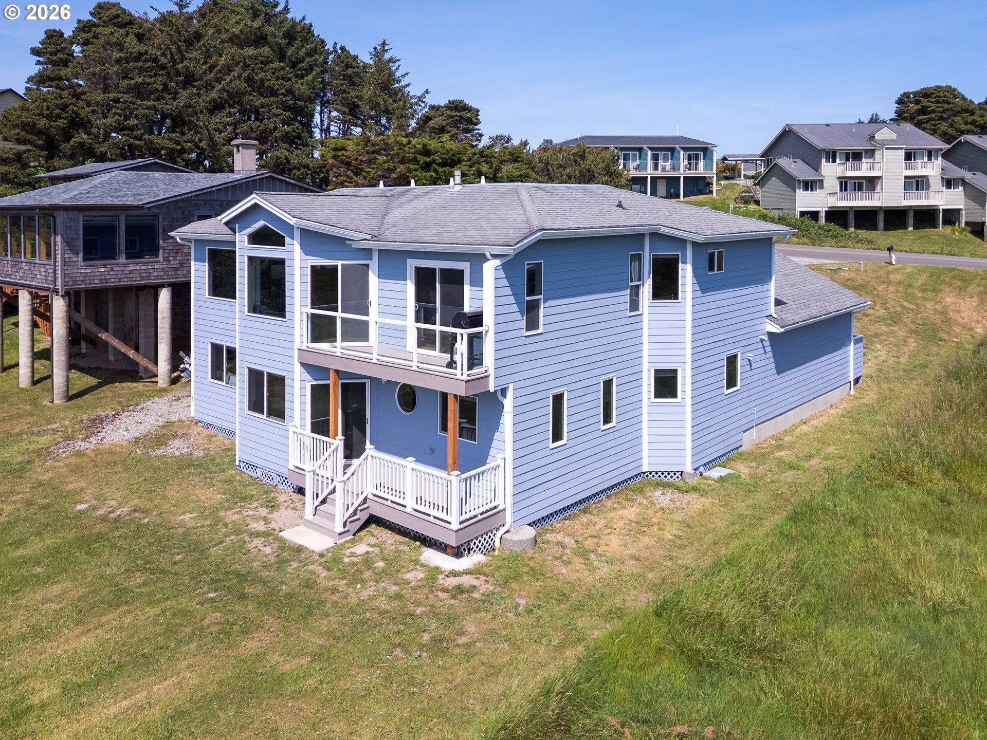 3356 Beach Loop Drive
