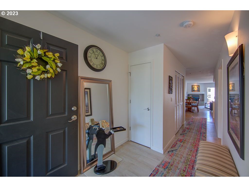 179 N HAYDEN BAY DR