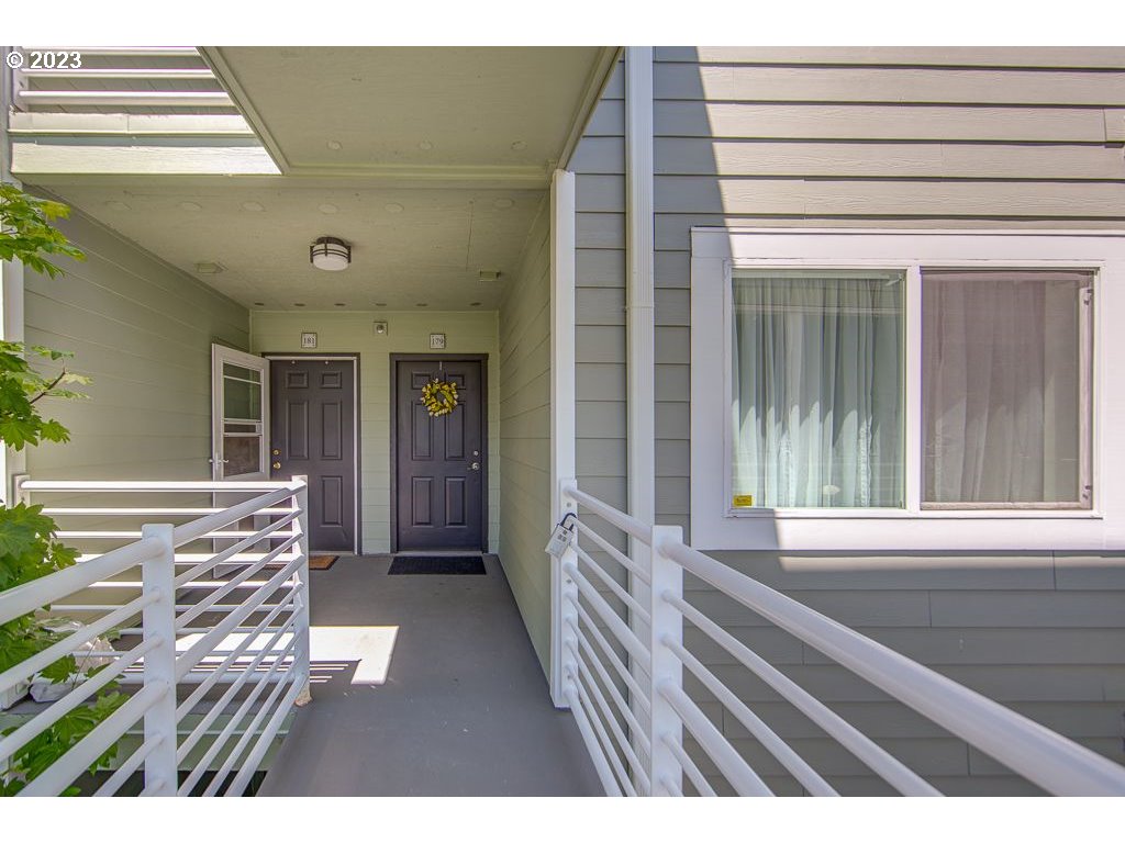 179 N HAYDEN BAY DR