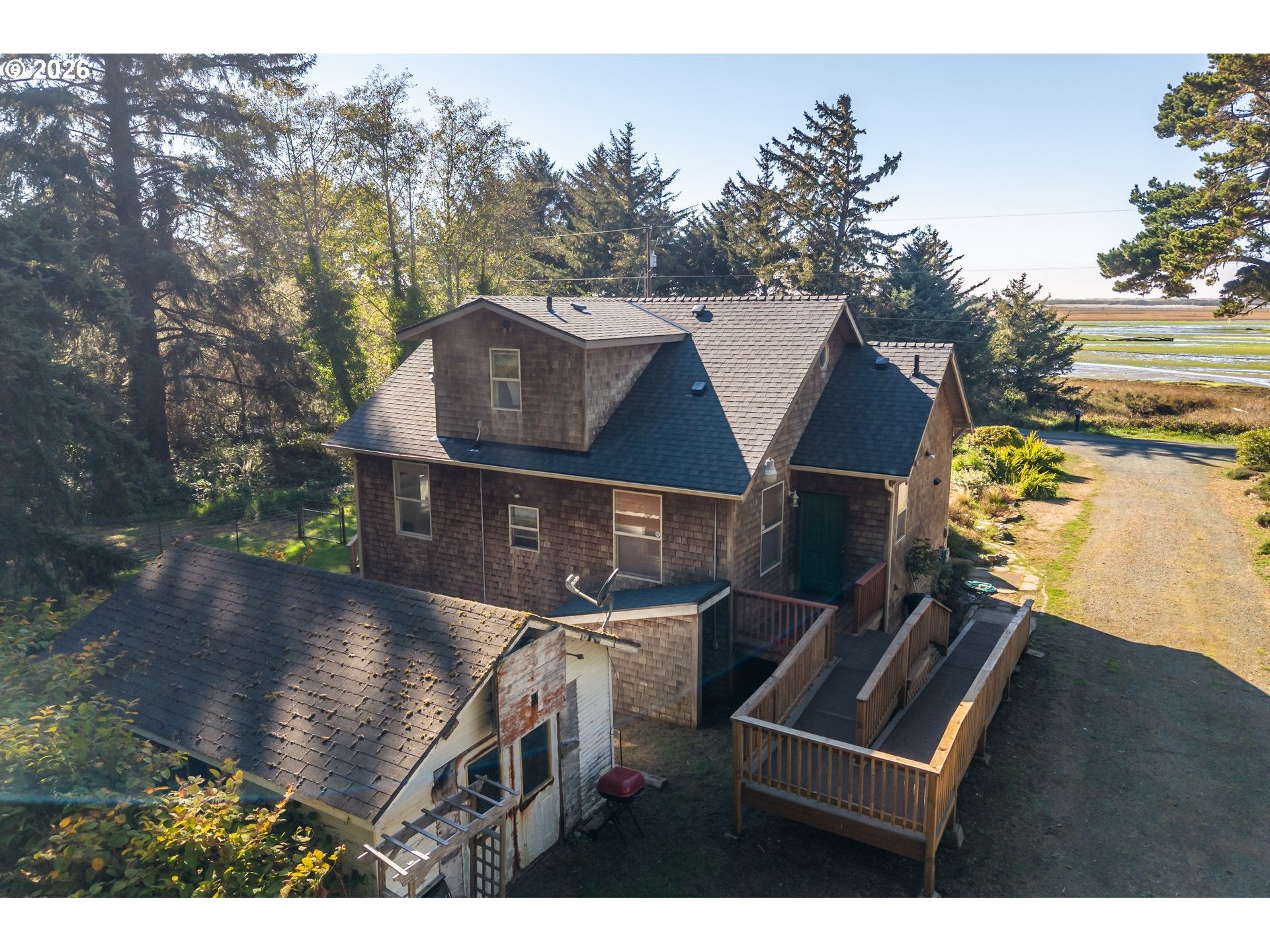 1218 RIVERSIDE DR