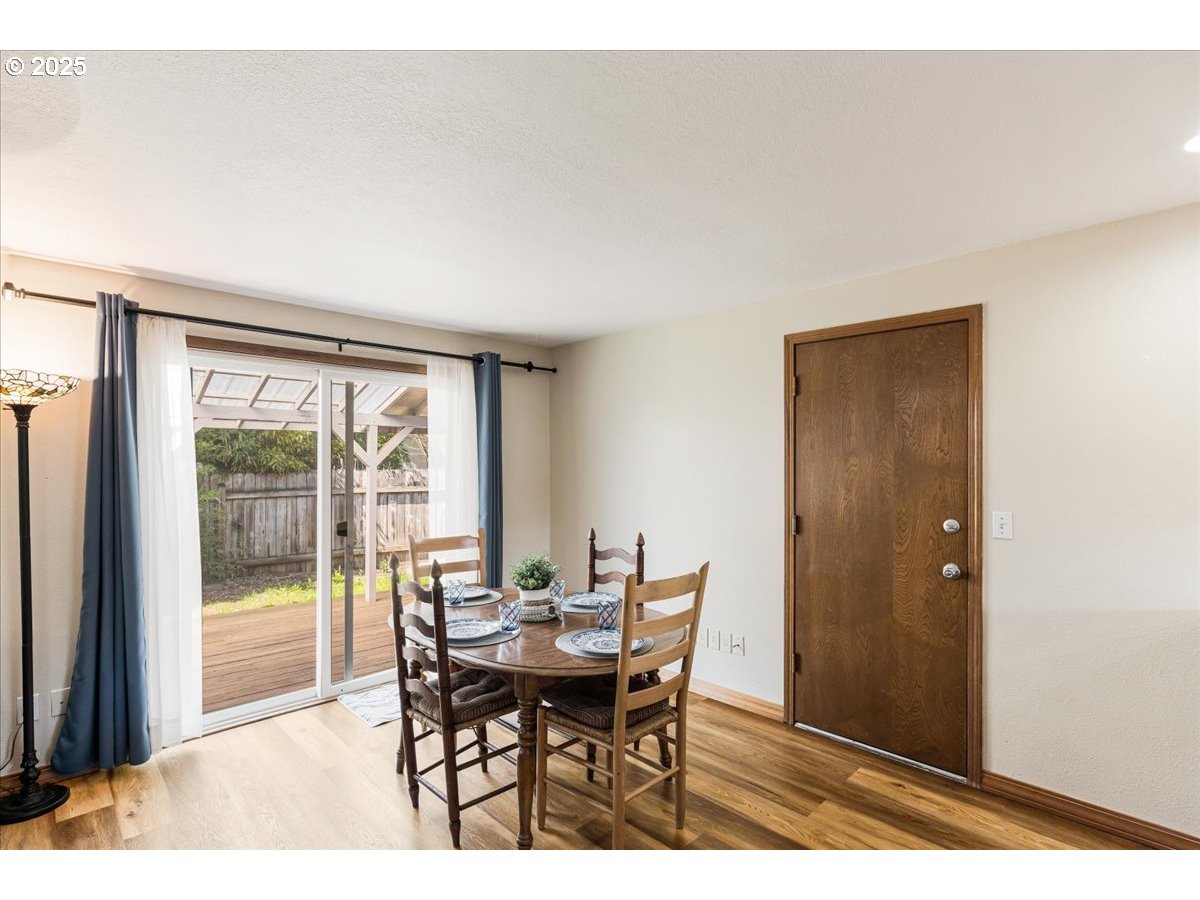 Molalla, Oregon 97038, United States, 2 Bedrooms Bedrooms, ,1 BathroomBathrooms,Residential,Pending,111212