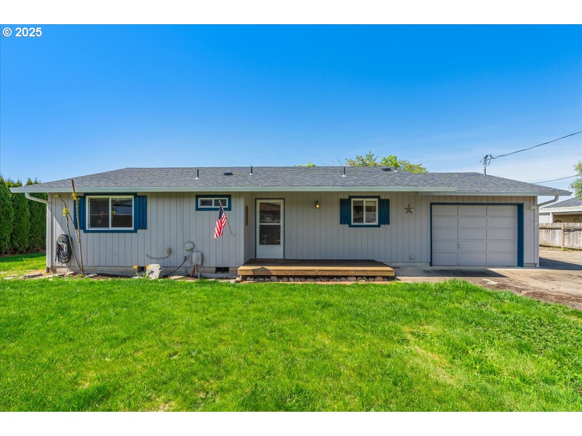 Molalla, Oregon 97038, United States, 2 Bedrooms Bedrooms, ,1 BathroomBathrooms,Residential,Pending,111212