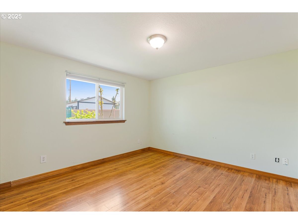 Molalla, Oregon 97038, United States, 2 Bedrooms Bedrooms, ,1 BathroomBathrooms,Residential,Pending,111212