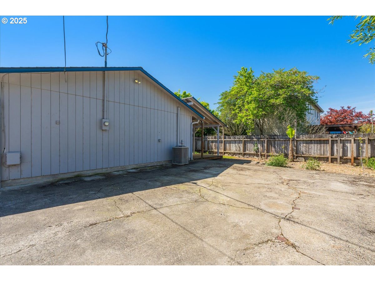 Molalla, Oregon 97038, United States, 2 Bedrooms Bedrooms, ,1 BathroomBathrooms,Residential,Pending,111212