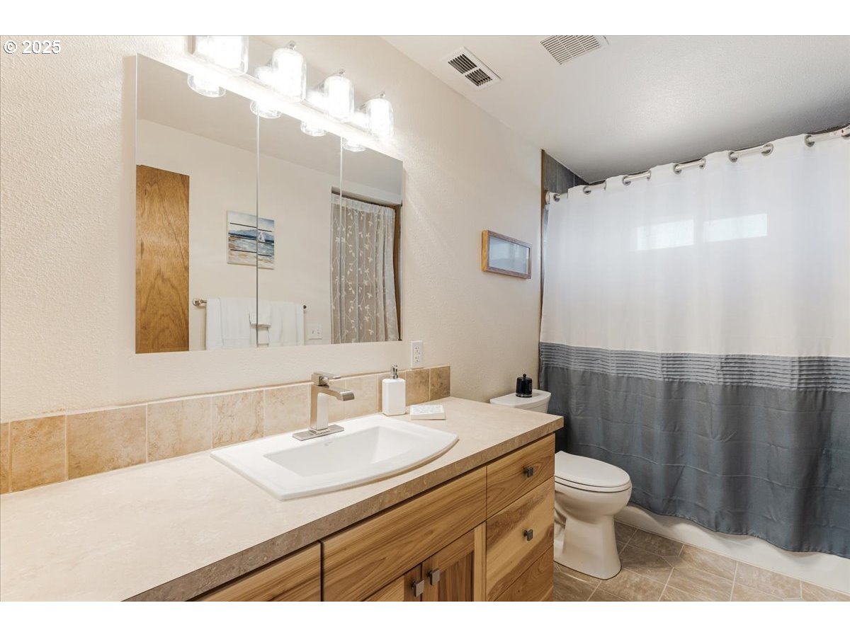 Molalla, Oregon 97038, United States, 2 Bedrooms Bedrooms, ,1 BathroomBathrooms,Residential,Pending,111212