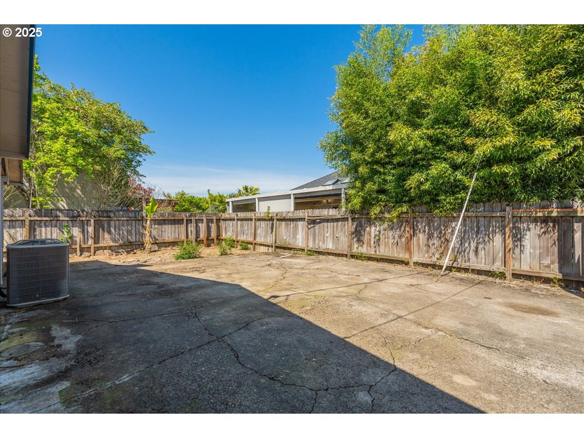 Molalla, Oregon 97038, United States, 2 Bedrooms Bedrooms, ,1 BathroomBathrooms,Residential,Pending,111212