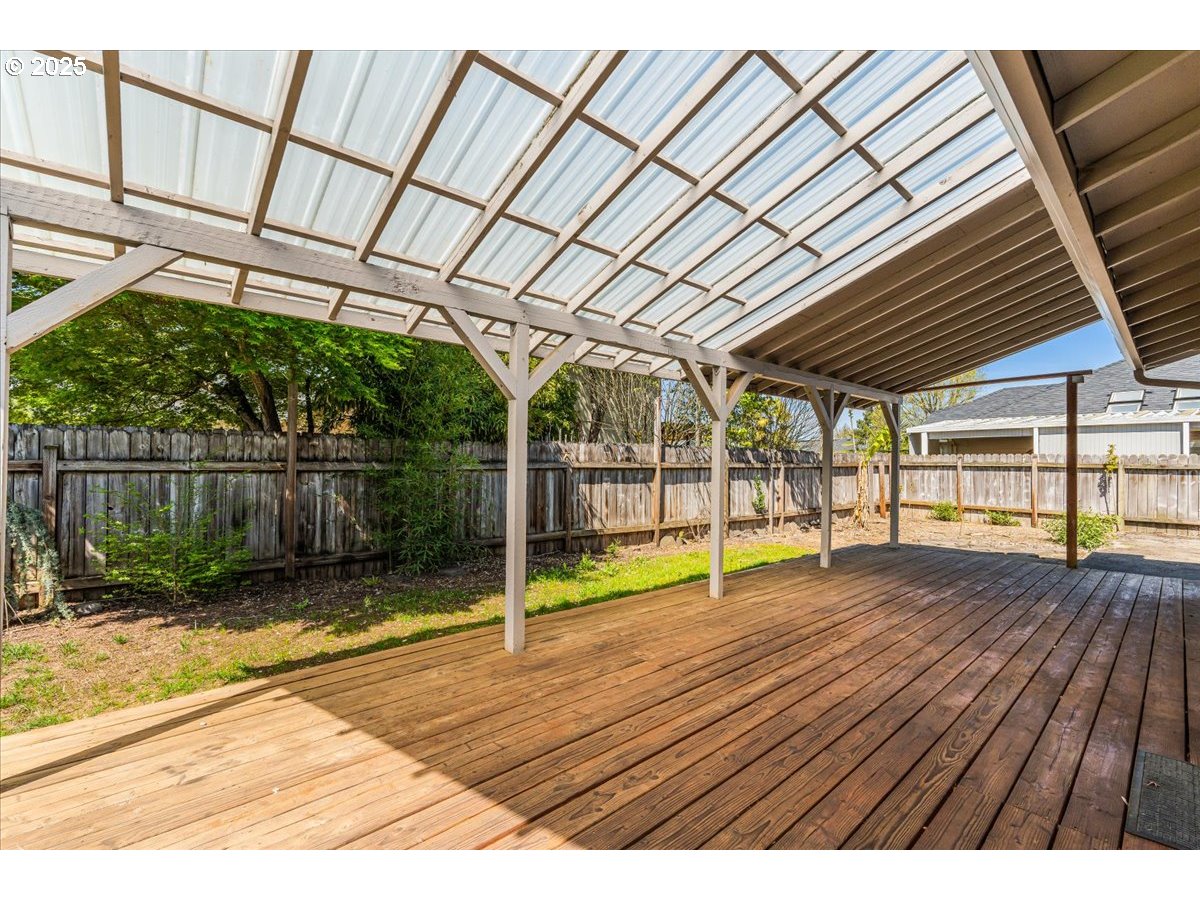 Molalla, Oregon 97038, United States, 2 Bedrooms Bedrooms, ,1 BathroomBathrooms,Residential,Pending,111212