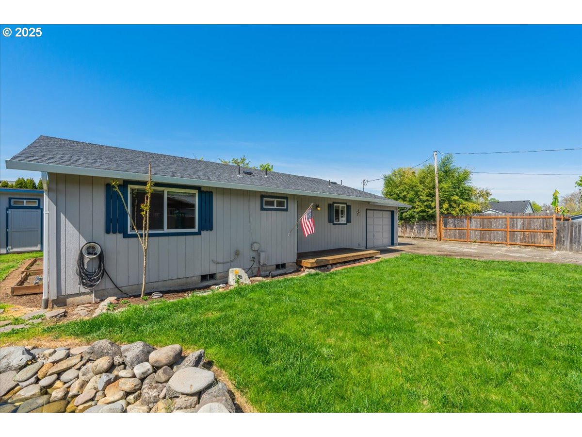 Molalla, Oregon 97038, United States, 2 Bedrooms Bedrooms, ,1 BathroomBathrooms,Residential,Pending,111212