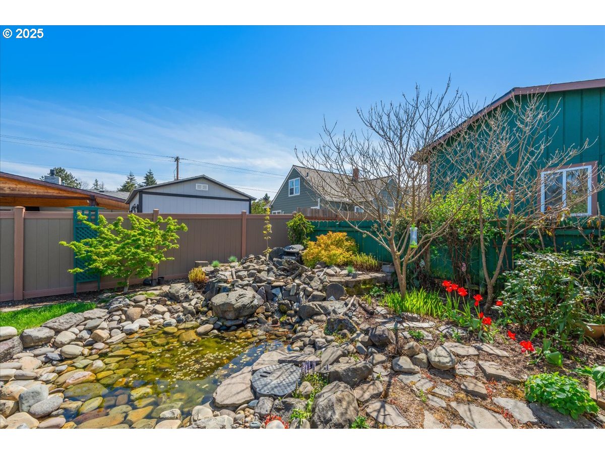 Molalla, Oregon 97038, United States, 2 Bedrooms Bedrooms, ,1 BathroomBathrooms,Residential,Pending,111212