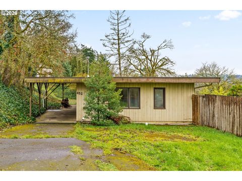 452 S 4TH ST Springfield OR 97477