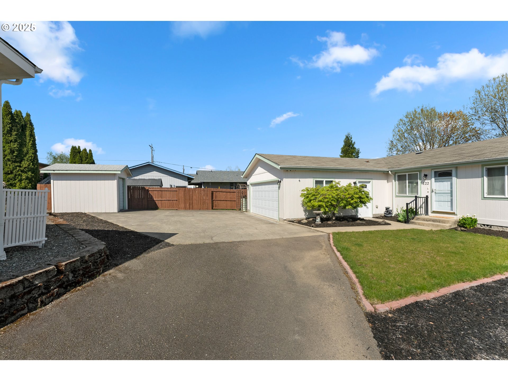 122 KRISTI LEE LN
