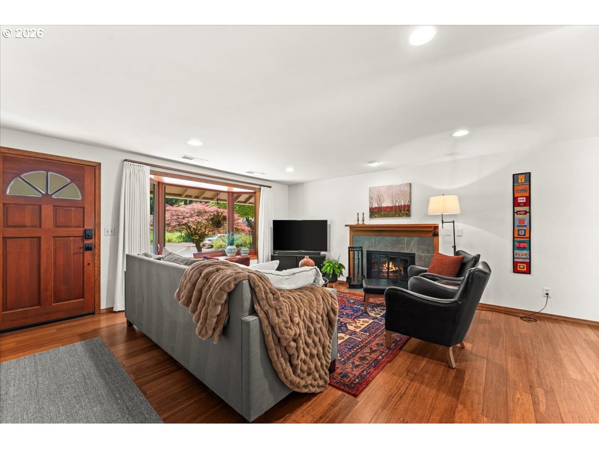 5329 Charleton CT